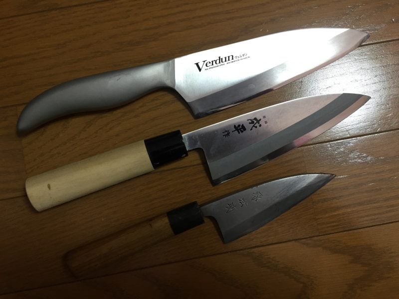魚包丁は専用のものを