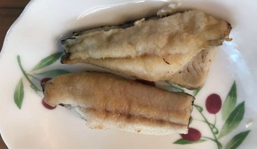 ギギとタニガワナマズの揚げ焼き
