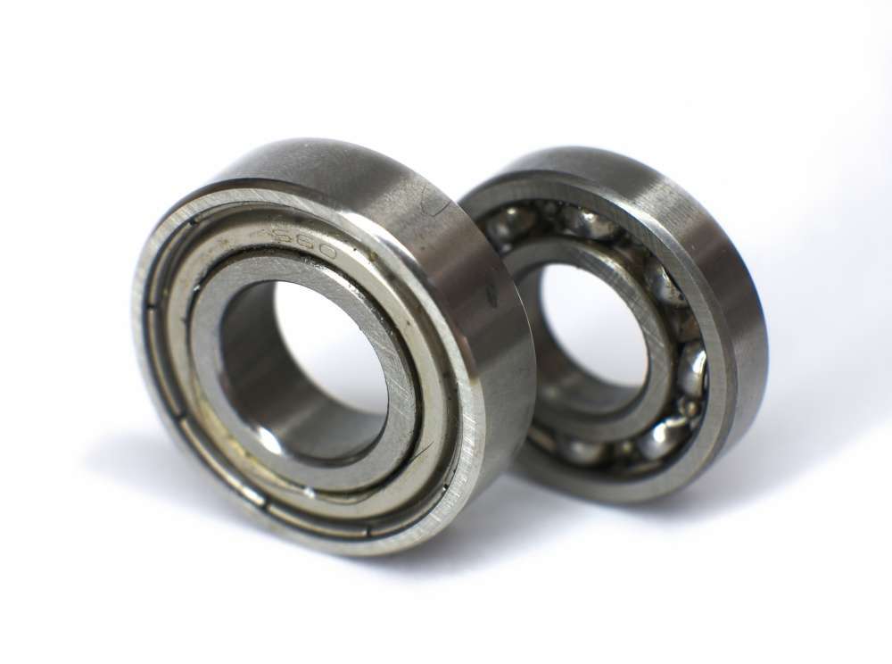 SLX DC XTのベアリング数は？
